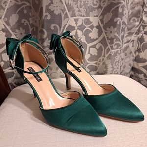 Emerald Green Bow Back Heels